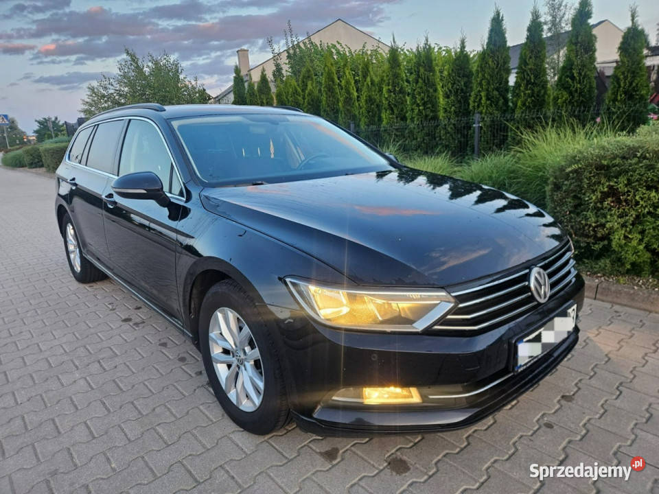 Volkswagen Passat 150 ZadbanySerwis Rata490 B8 światła przeciwmgielne Śrem sprzedam