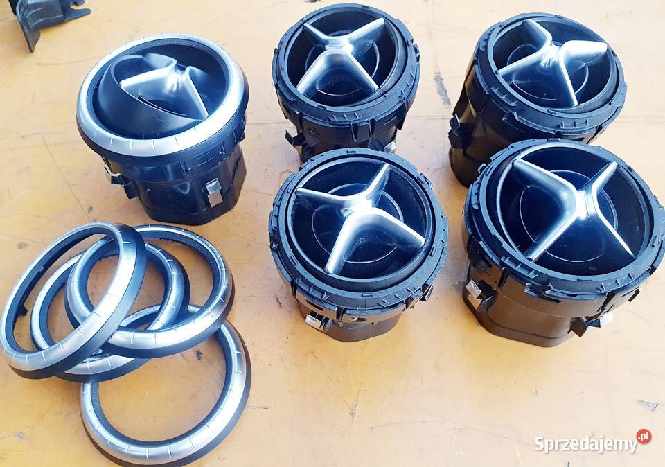 MERCEDES W117 A CLA WLOT KRATKA NAWIEWU deski rozdzielcze, konsole Radom