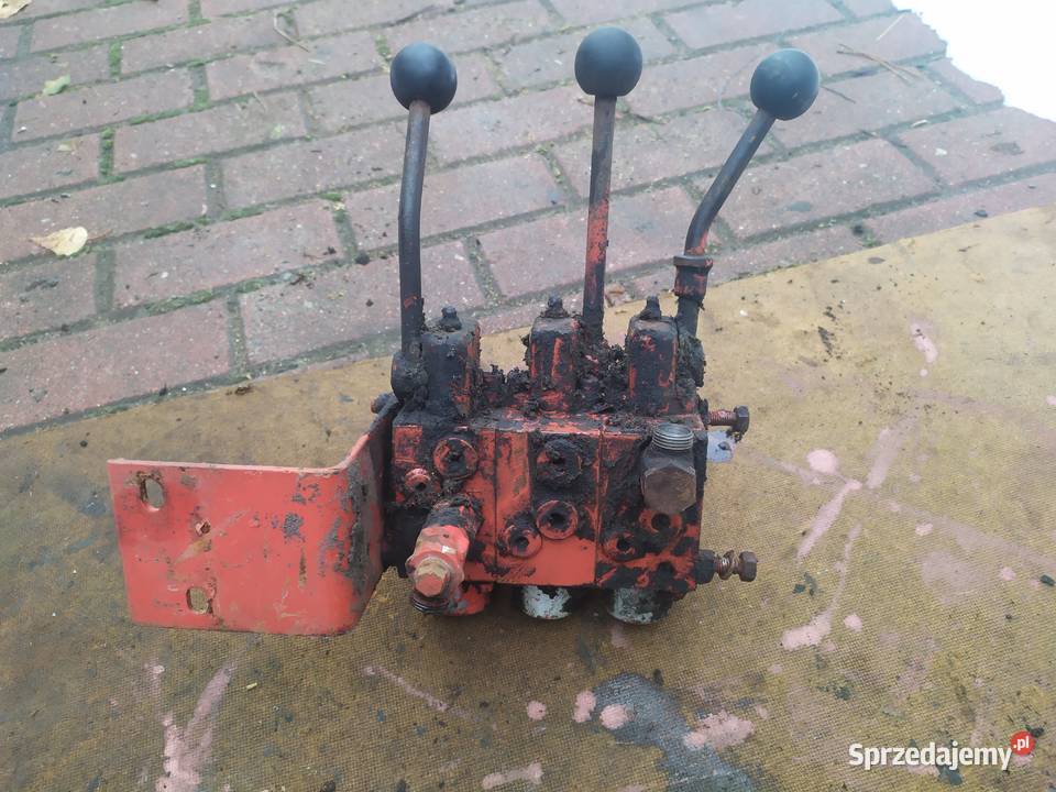 Rozdzielacz hydrauliczny Fahr Pniówek sprzedam