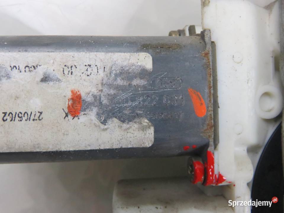 PODNOŚNIK SZYBY LEWY PRZEDNI TOYOTA COROLLA E12 sprzedam