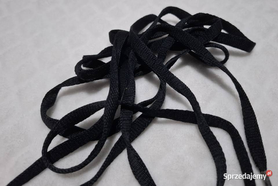 Sznurówki 120 8mm czarne podniszczone końcówki Czeladź