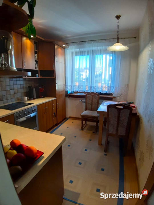 Duży zadbany do wprowadzenia Rok budowy 2002 Kielce