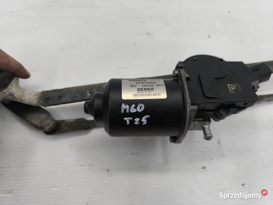 MECHANIZM WYCIERACZEK PRZÓD TOYOTA AVENSIS II