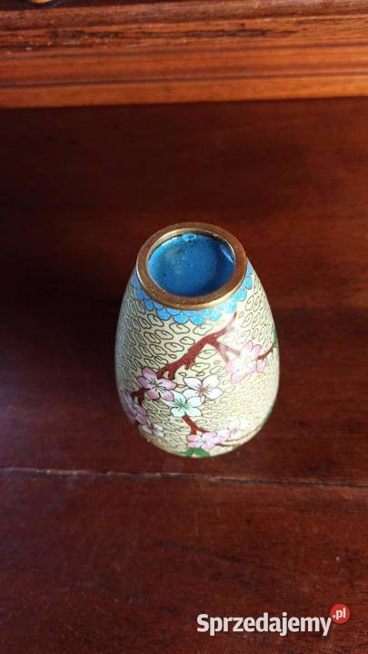 Wazonik z gałązka kwitnącąChoisonne pomorskie Gdańsk