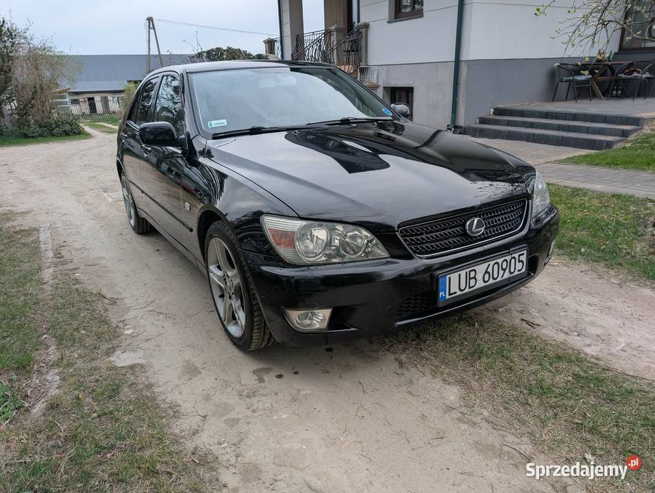 Lexus is200 Doinwestowany 20r6 automat Benzyna 155KM Krasienin-Kolonia