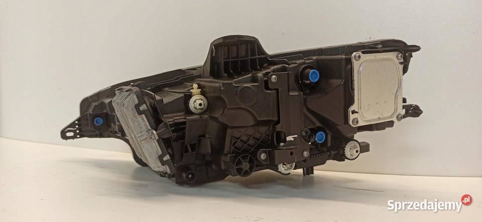 VOLVO V60 CC LAMPA PRAWY PRZÓD RHD ANGLIK osobowe