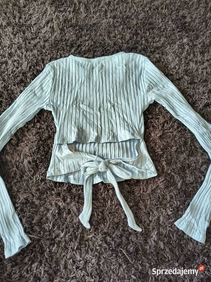 bluzka z wycięciem na plecach