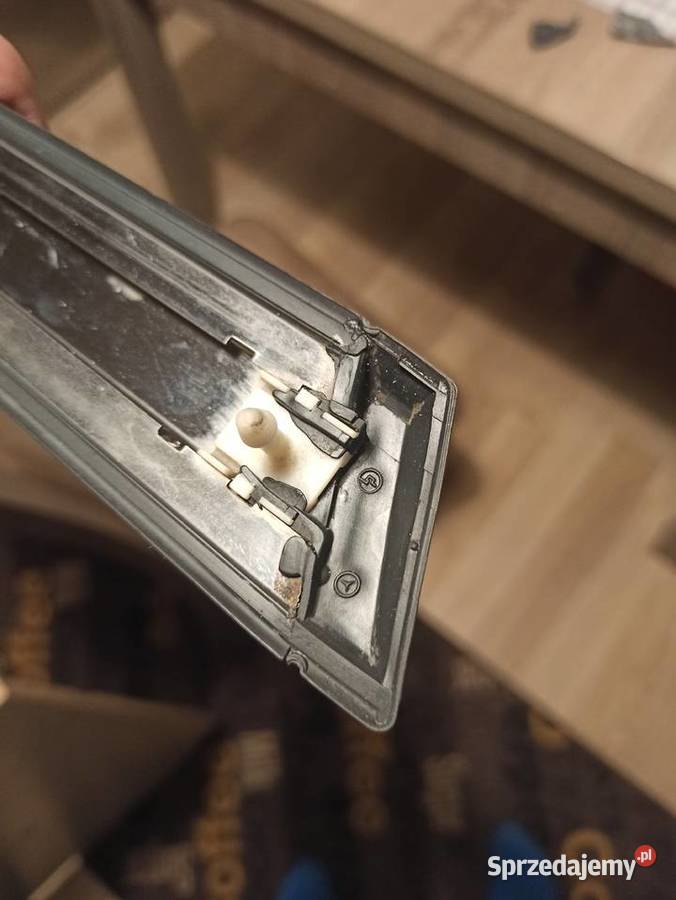 Listwa boczna zderzak błotnika w124 prawy Gliwice