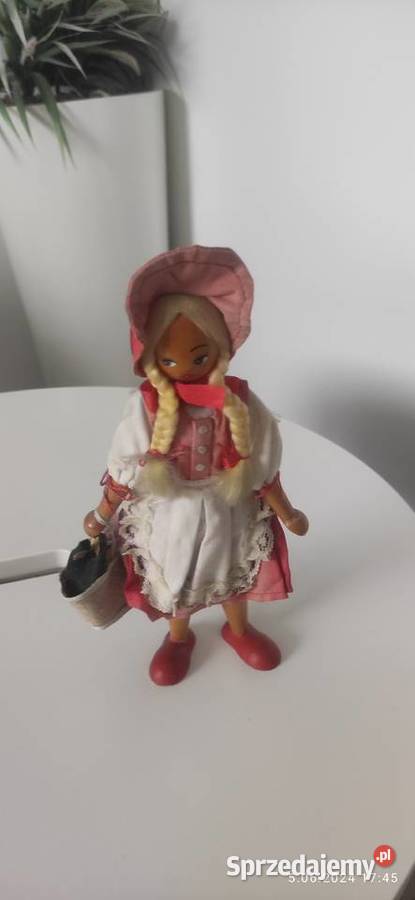 Lalka drewniana czerwony kapturek PRL kujawsko-pomorskie Koronowo sprzedam