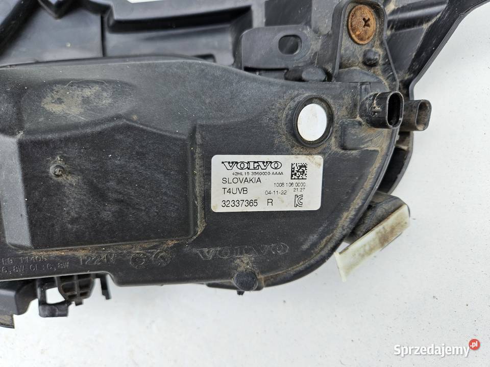 VOLVO XC60 II HALOGEN UCHWYT HALOGENU PRAWY Międzychód