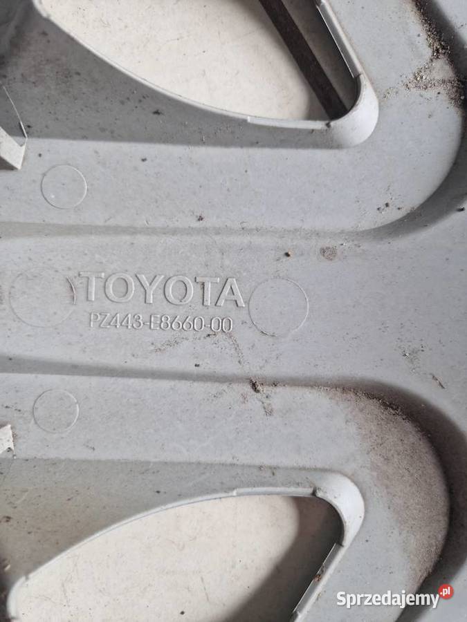 Oryginalny Kołpak Toyota 15 PZ443E866000 Złocieniec