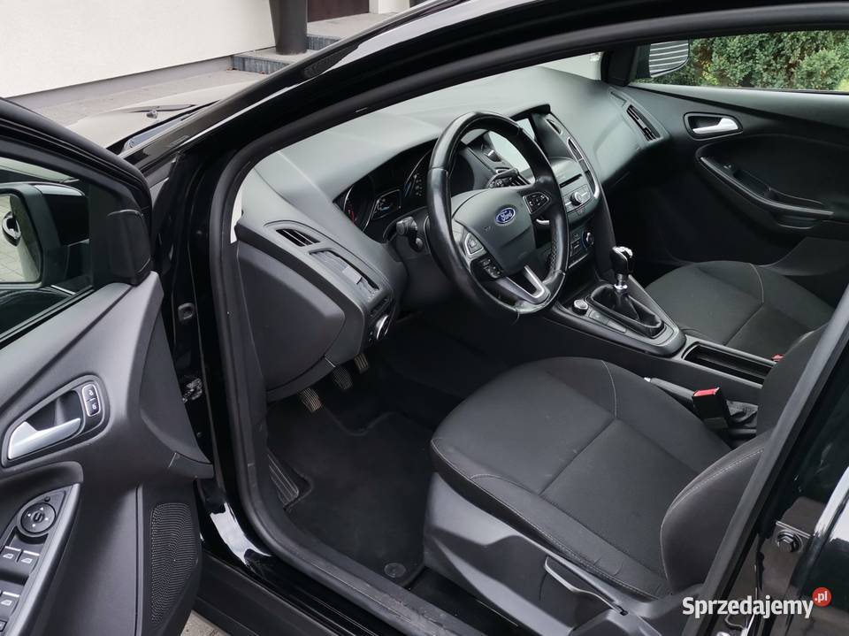 FORD FOCUS 10 BENZYNA 2017 SAMOCHÓ Koteże
