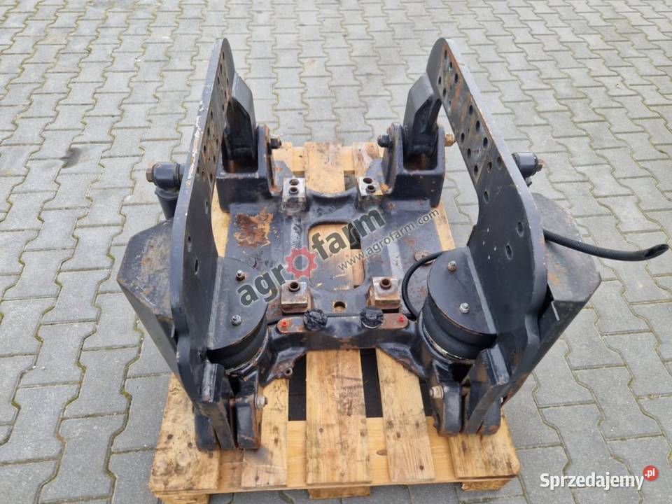 Amortyzacja przedniej osi Valtra 8350 Układ kierowniczy i oś przednia Byków sprzedam