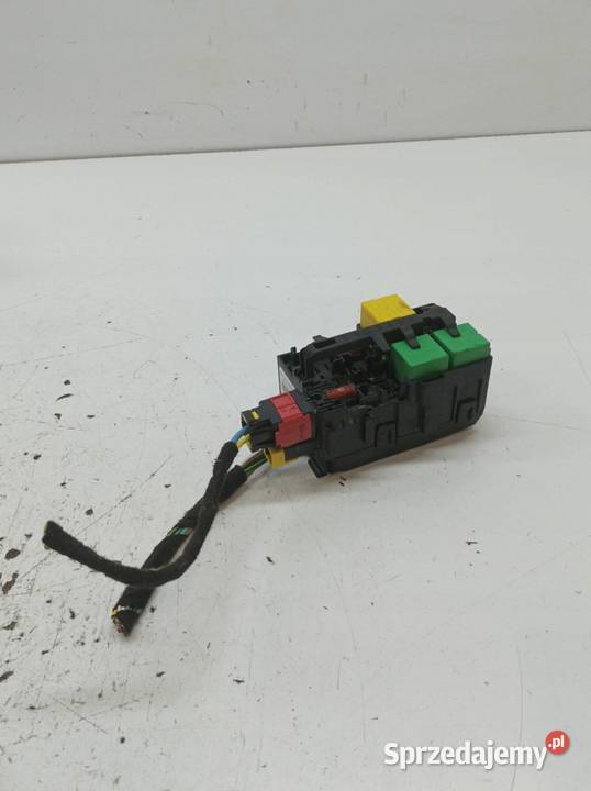 SKRZYNKA BEZPIECZNIKÓW 9806192580 20 D Peugeot