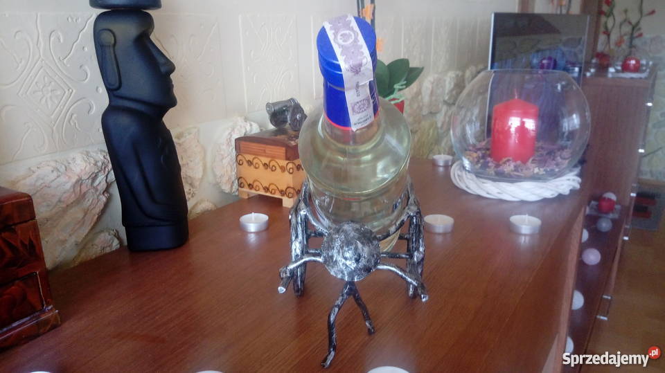 Metaloplastyka stojak na wino Łazy
