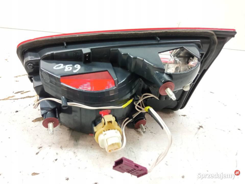 LAMPA TYŁ W KLAPĘ LEWA KOMBI Bmw Seria 5 VI 2010