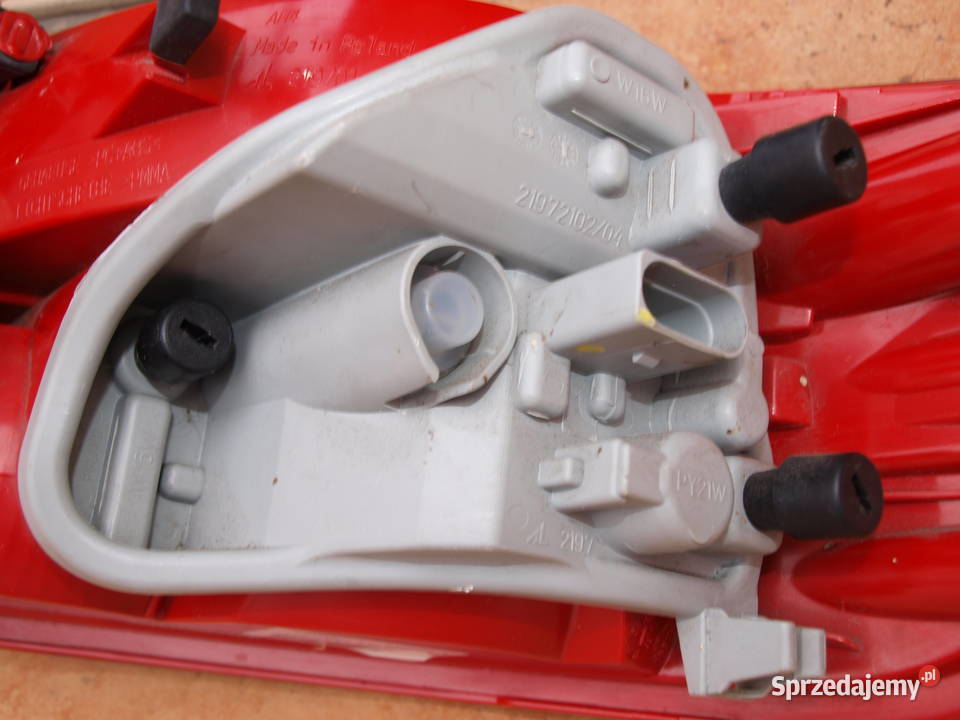 Audi A4 B8 Kombi lampa lewa tył zwykła 2008 Kalisz