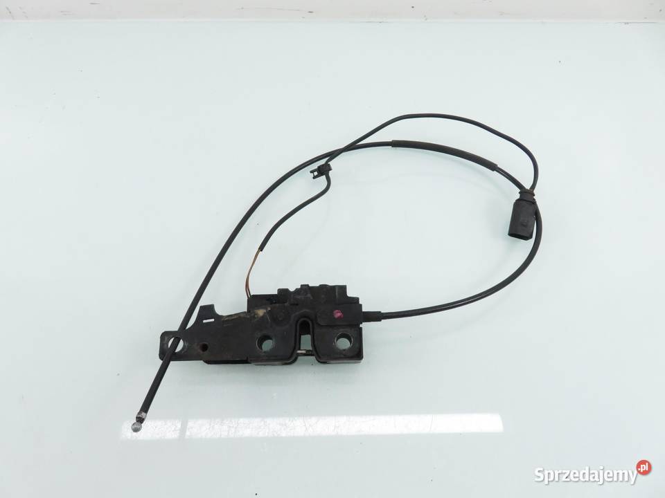 ZAMEK MASKI AUDI A3 8P1 8P0823509C