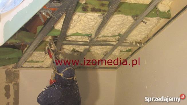 izolacja poddasza piankąocieplenie pianką Łódź