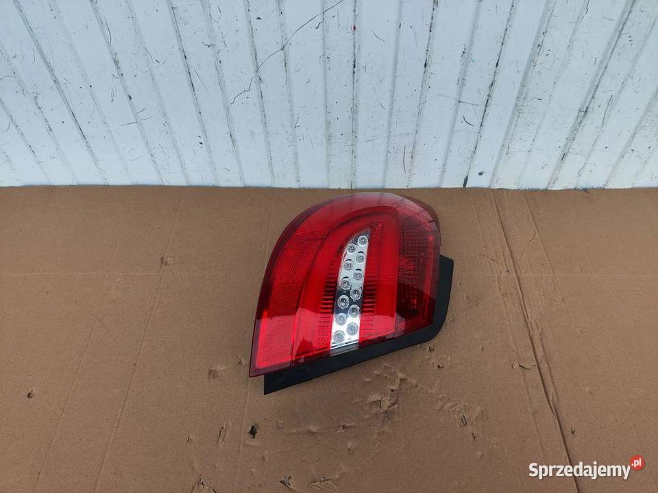 MERCEDES B W246 LED LAMPA LEWA TYŁ