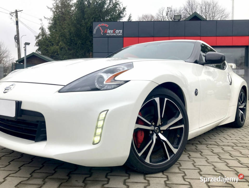 Nissan 370 Z Niski przebieg Super stan Automat