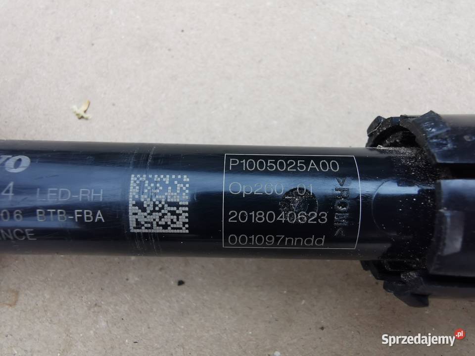 Spryskiwacz lampy prawy rh Volvo v60 2 II s60 3 Części Sieraków
