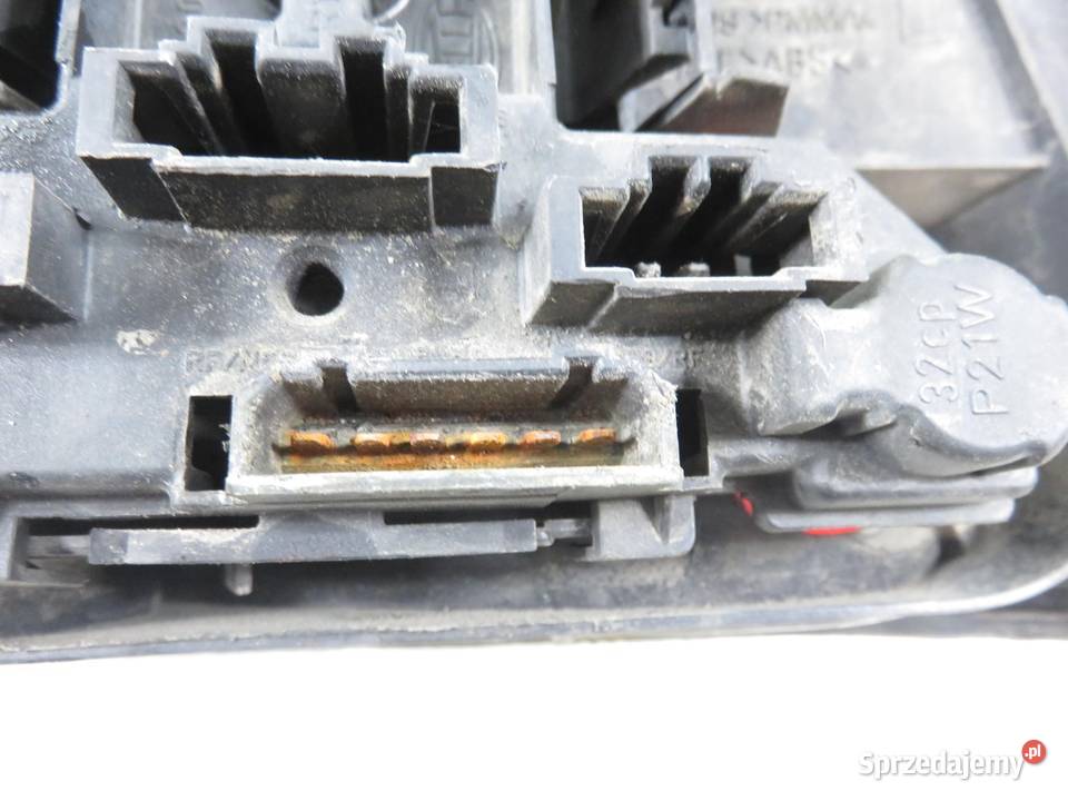 LAMPA LEWA TYLNA VW GOLF IV 1J1