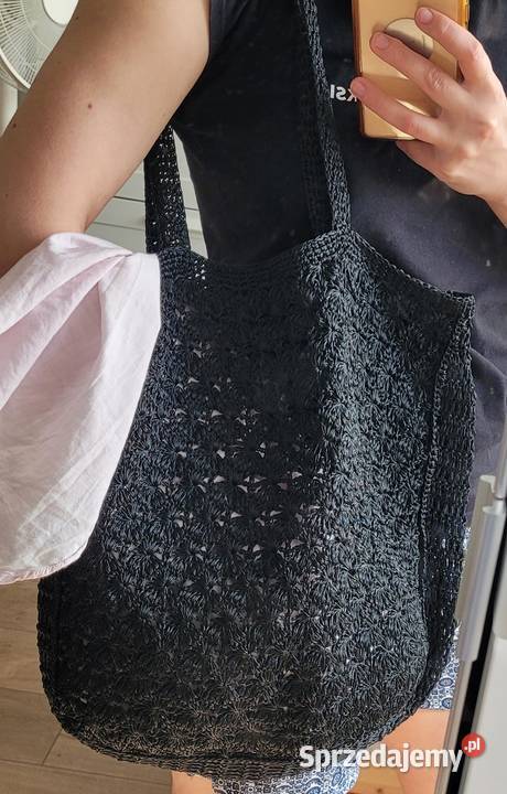 Duża czarna ażurowe torba