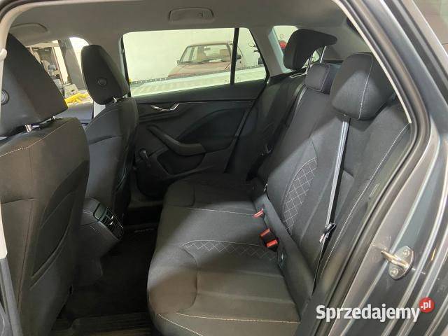 Skoda Kamiq 10 TSI Ambition DSGAUTOMATIK ACC LA benzyna Cmolas sprzedam