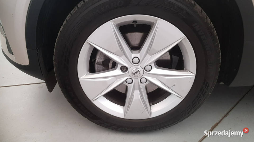 Volvo XC 40 B3 Core aut Z Polskiego Salonu bluetooth