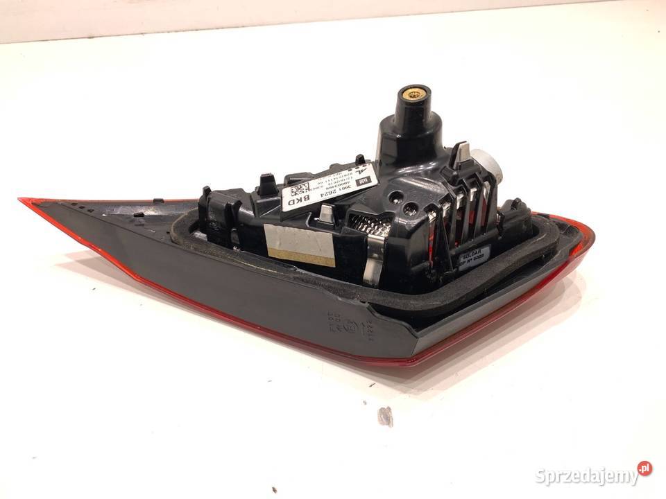 LAMPA TYŁ PRAWA WEWNĘTRZNA OPEL CORSA E 39012624 sprzedam