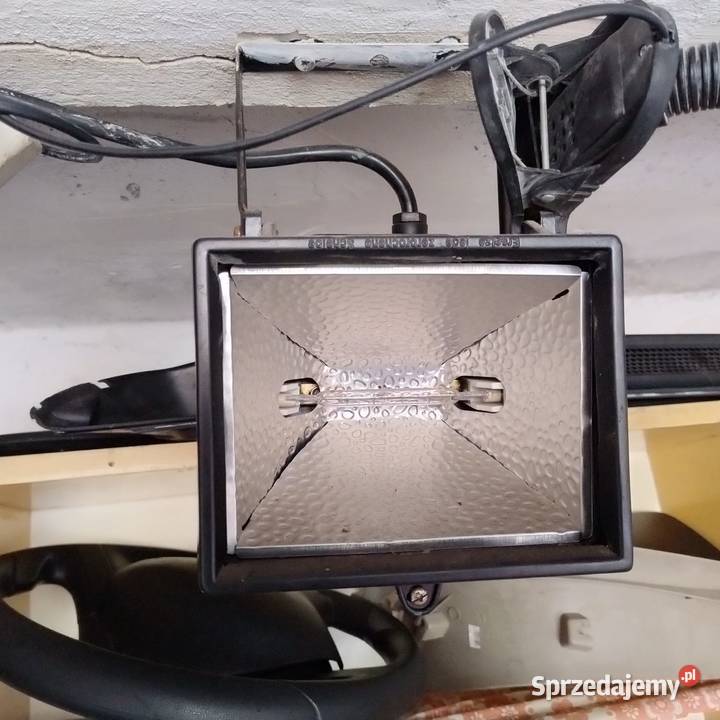 SPRAWNA Lampa halogenowa 500v do garażu Krotoszyn