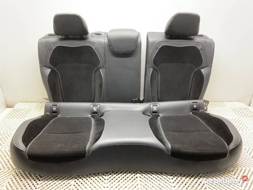 KANAPA DRUGI RZĄD RENAULT MEGANE IV Hatchback