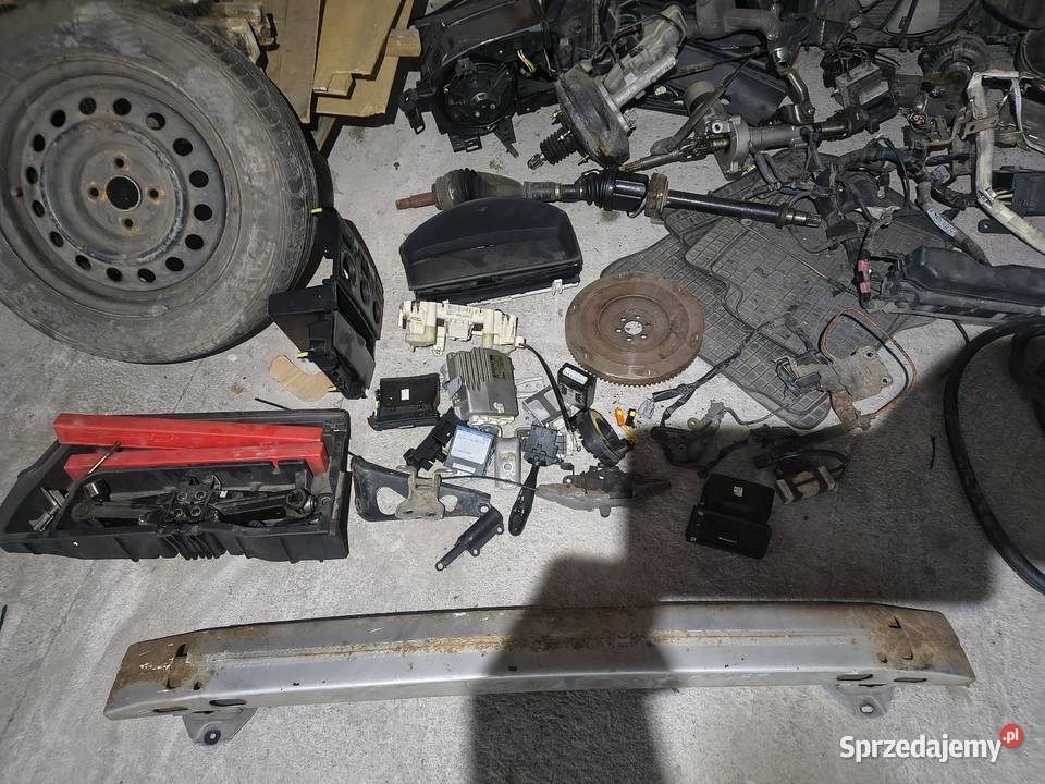 Corolla E12 alternator rozrusznik szyba czołowa Brzesko
