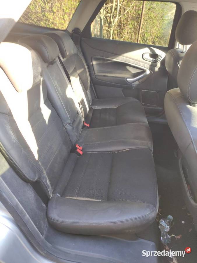 Ford mondeo w całości na cześć Łany