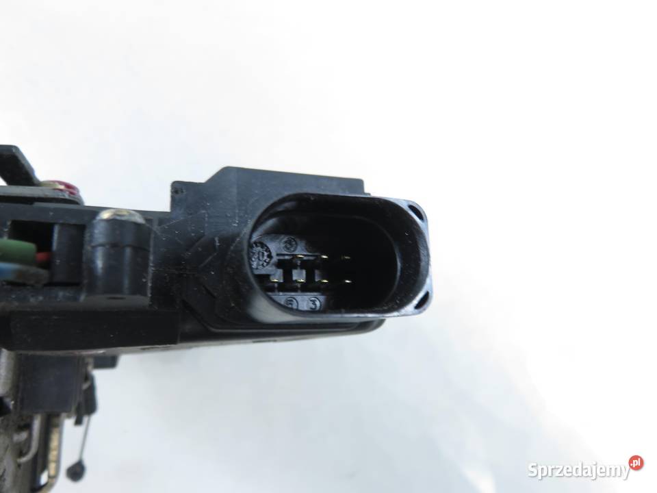 ZAMEK LEWY TYLNY AUDI A2 8Z0 8Z0839015D