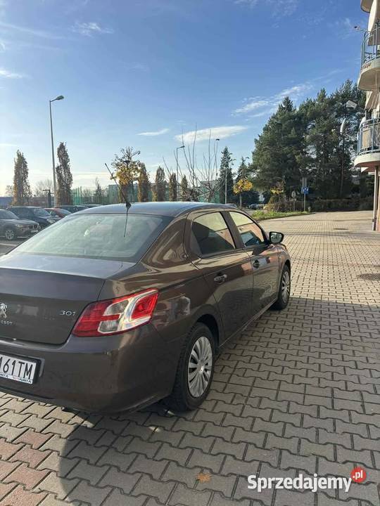 Peugeot 301 16 benzyna 115 2017r Bezwypadkowy Chrzanów