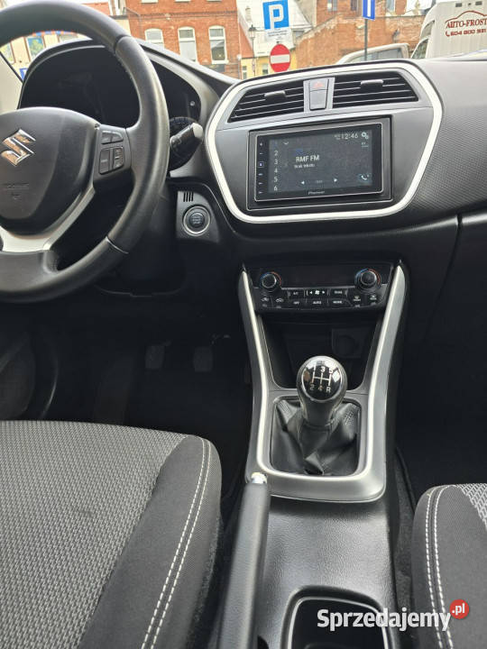 Suzuki SX4 SCross Suzuki SX4 SCross 16 Motoryzacja Rywałd