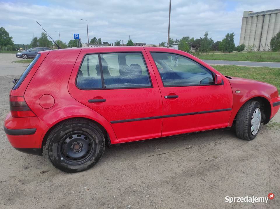 Długie opłaty sprawny Volkswagen Golf 4 benzyna