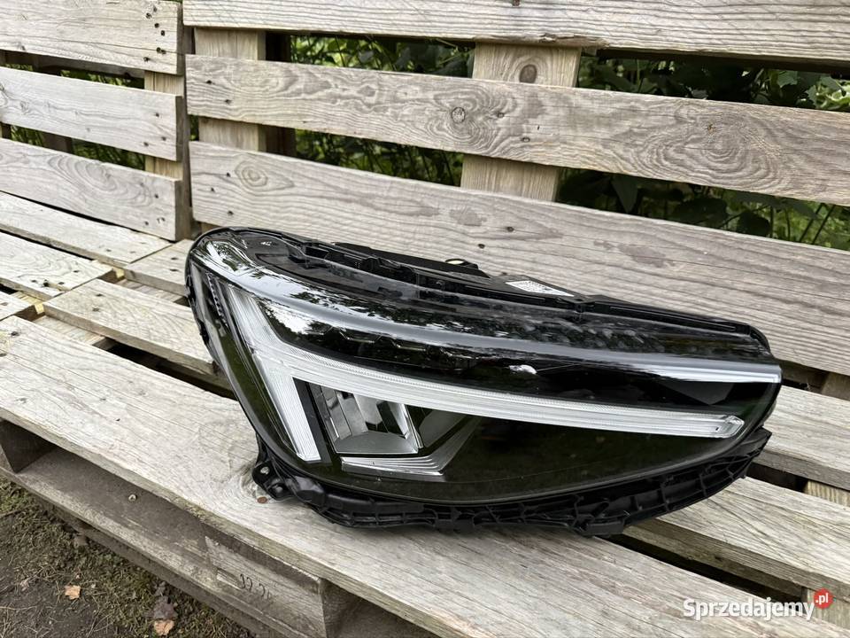 Lampa przednia Volvo prawe Lampy przednie wielkopolskie Poznań