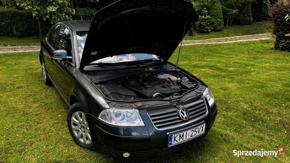 Volkswagen Passat B5 FL 19 TDI 101 AVB lakier metallic Samochody osobowe Swojczany