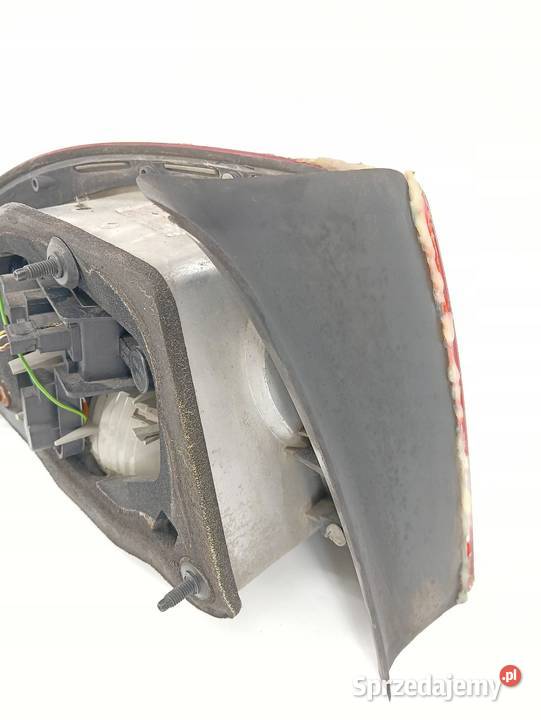 LAMPA TYŁ PRAWA SEDAN USZKODZONA Saab 93 II osobowe świętokrzyskie