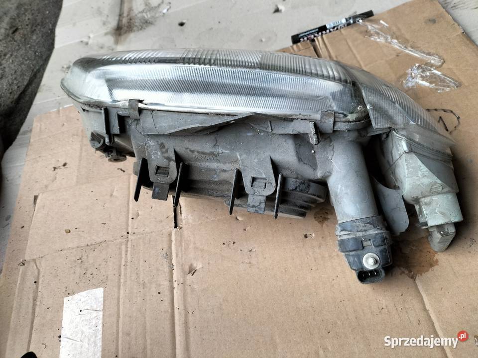 LAMPA PRZÓD PRZEDNIA PRAWA REFLEKTOR Kamień-Kolonia sprzedam