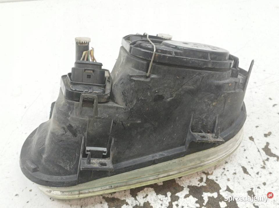 LAMPA PRZÓD PRAWA 1J1941016C VW Volkswagen Golf Rok produkcji 2000