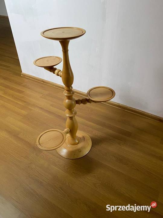 Drewniany okrągły stół