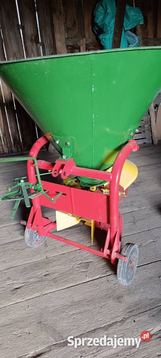 Rozsiewacz nawozu lejek lubelskie Kraśnik