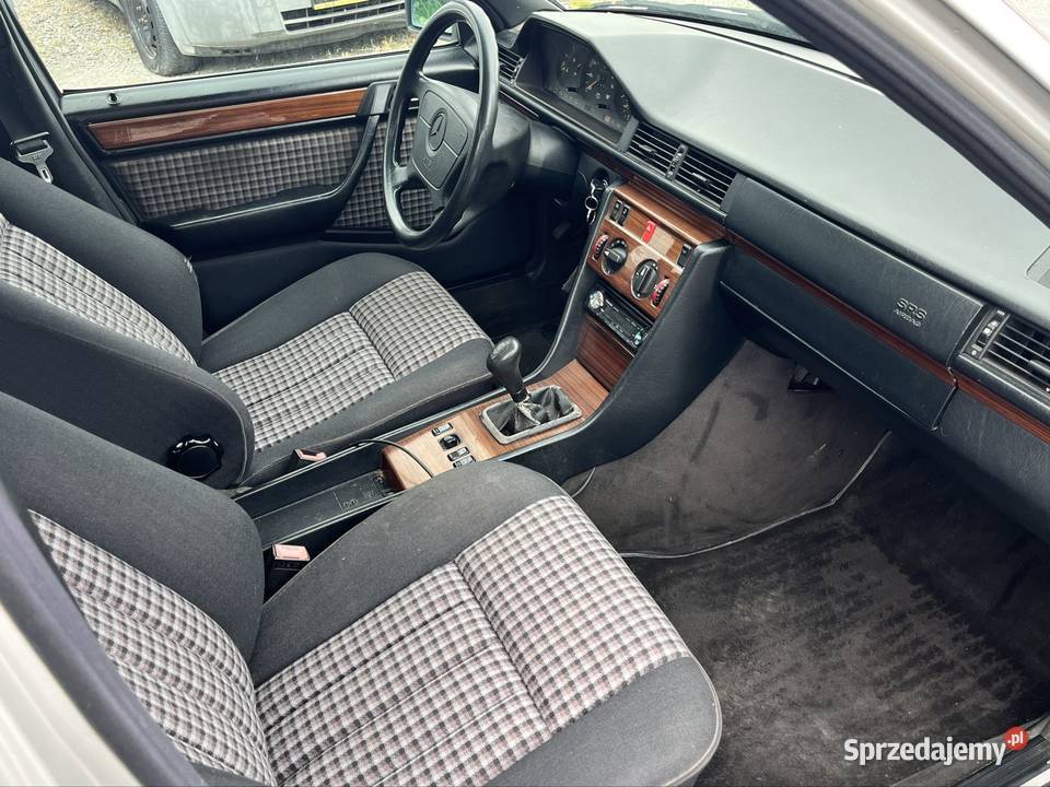 Mercedes E W124 20D 75 Szeroka Listwa Szyberdach manualna Lubaczów