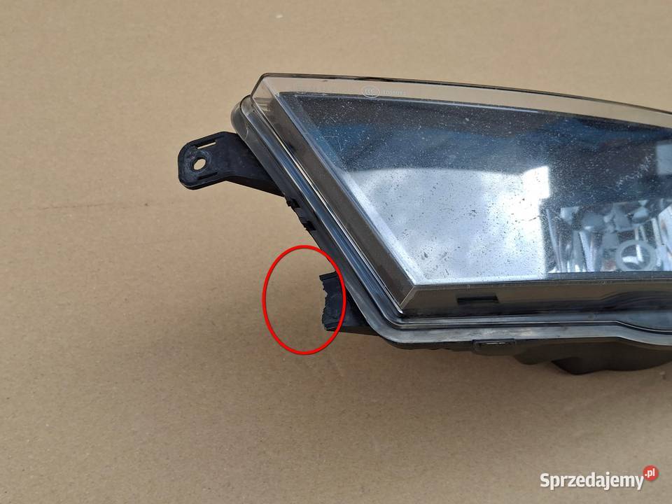 SKODA OCTAVIA III 3 HALOGEN LEWY LAMPA Bieleń