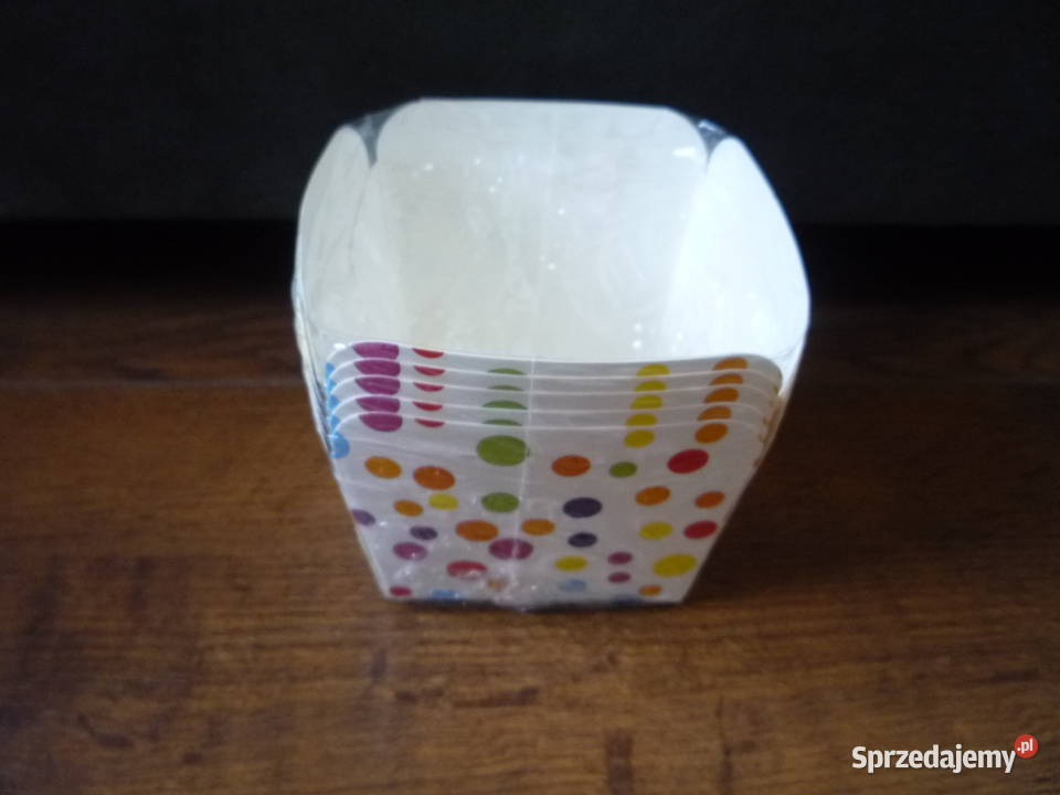 Zestaw 8 Talerze 8 Kubki 5 pudełka na chipsy Bal Szczecin sprzedam