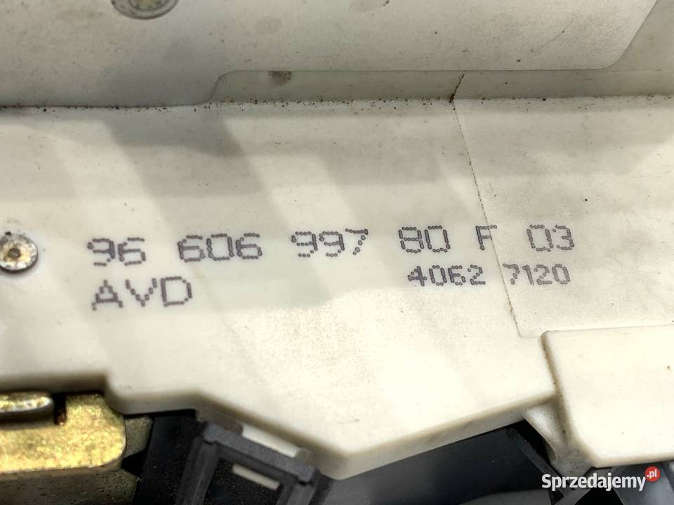 ZAMEK DRZWI PRAWY PRZÓD CITROEN C4 I Hatchback